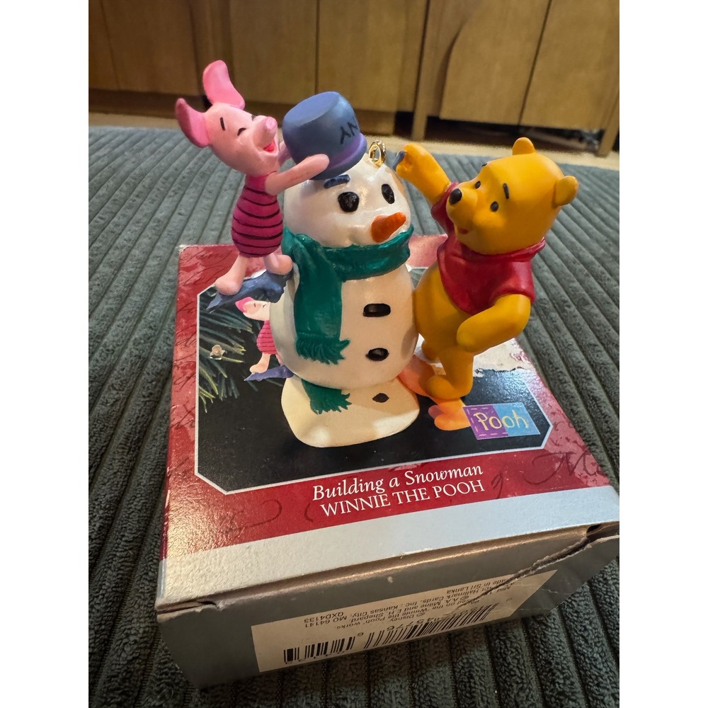 Hallmark 1998 Winnie the Pooh Piglet Snowman Building Ornament Keepsake